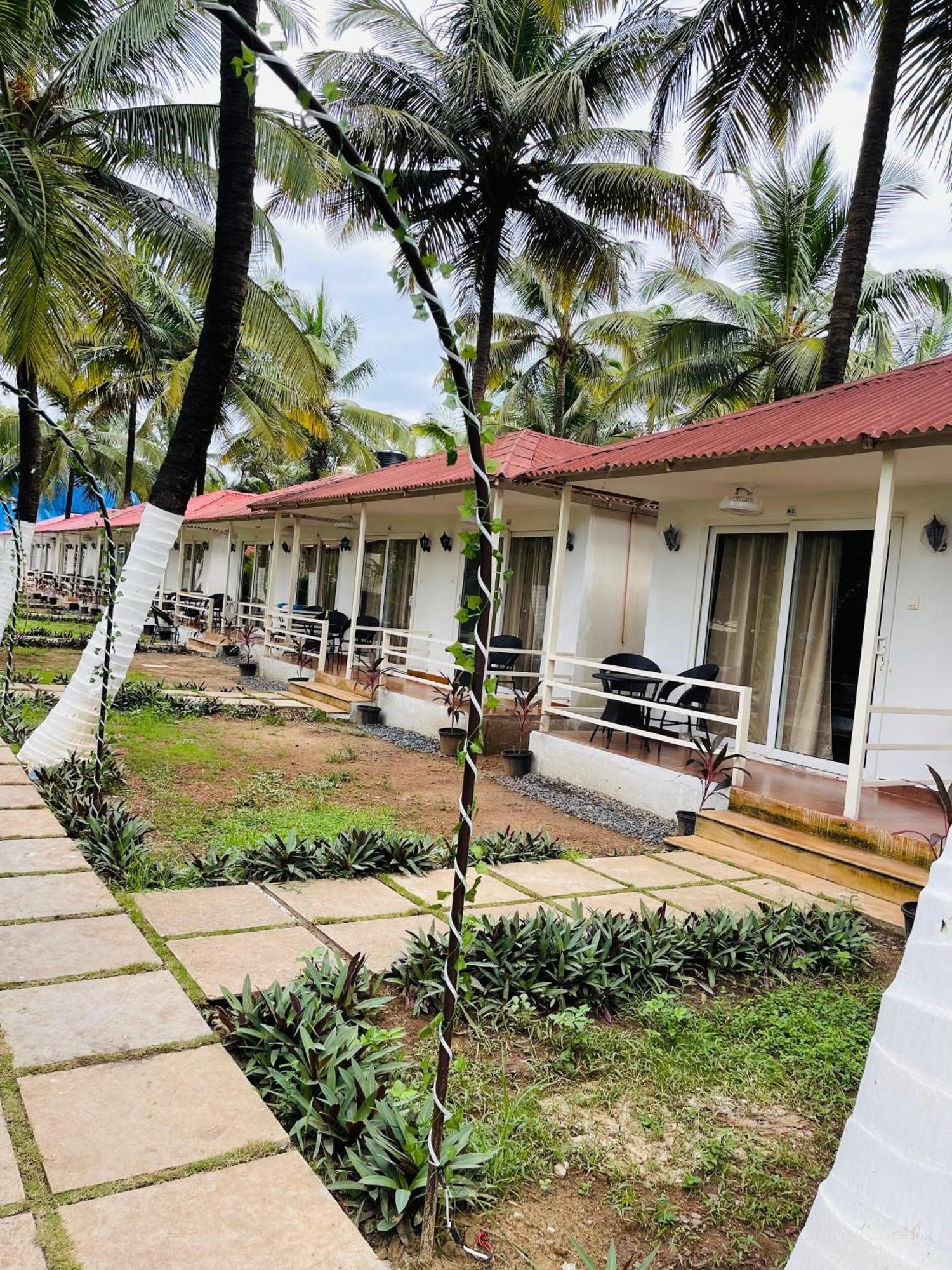 Arabian Sea Beach Resort Morjim Kültér fotó